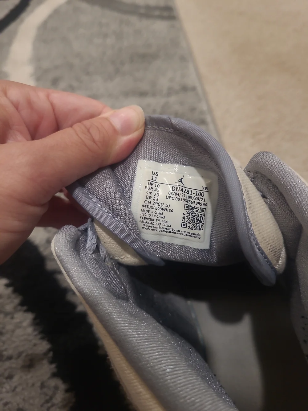Air Jordan 1 Mid SE Coconut Milk Particle Gray Men's Size 11 Preowned Jordan